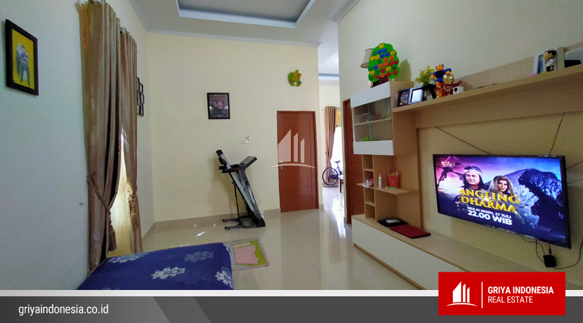 ruang keluarga rumah dijual gang wonodadi 3 kotabaru