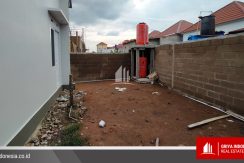 pekarangan belakang swadaya