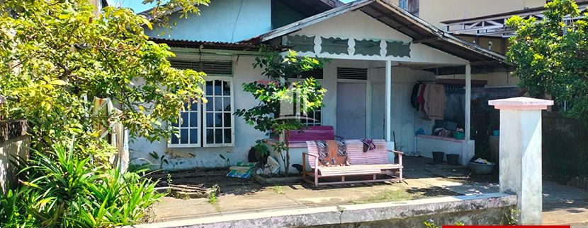 RUMAH TANAH LUAS
